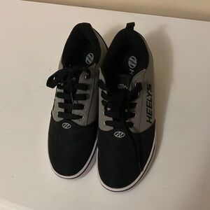 Heelys 6.5 youth Black and Gray Sneakers Almost brand new